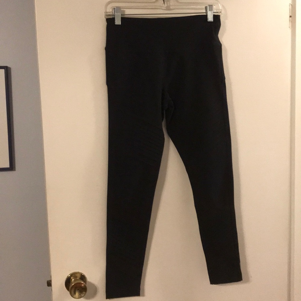 Mondetta black leggings with mesh and pleat detail